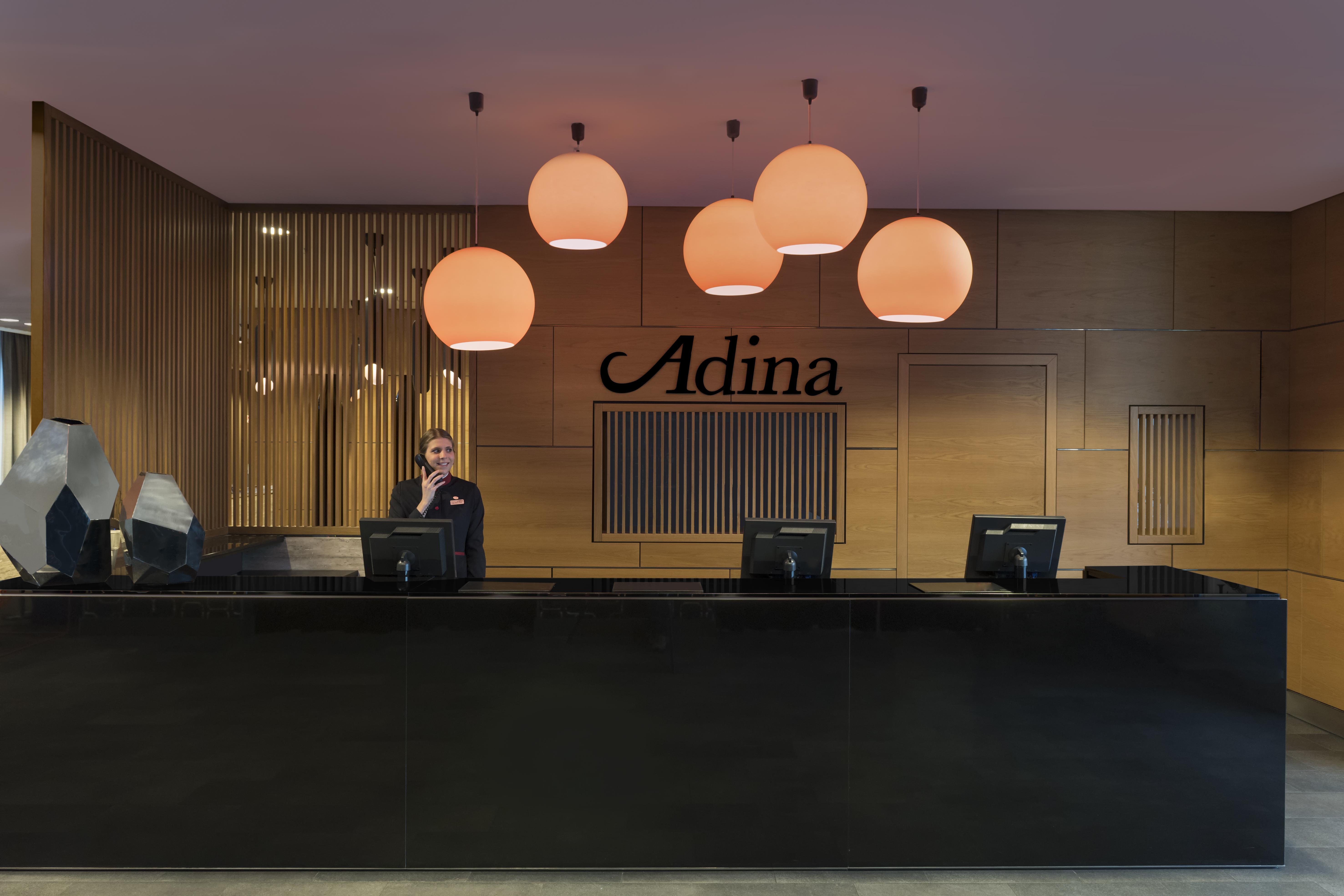 Adina Apartment Hotel Berlin Hackescher Markt — Foto 3